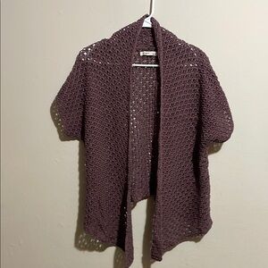 Old Navy dusty rose crochet open front top. Size medium.